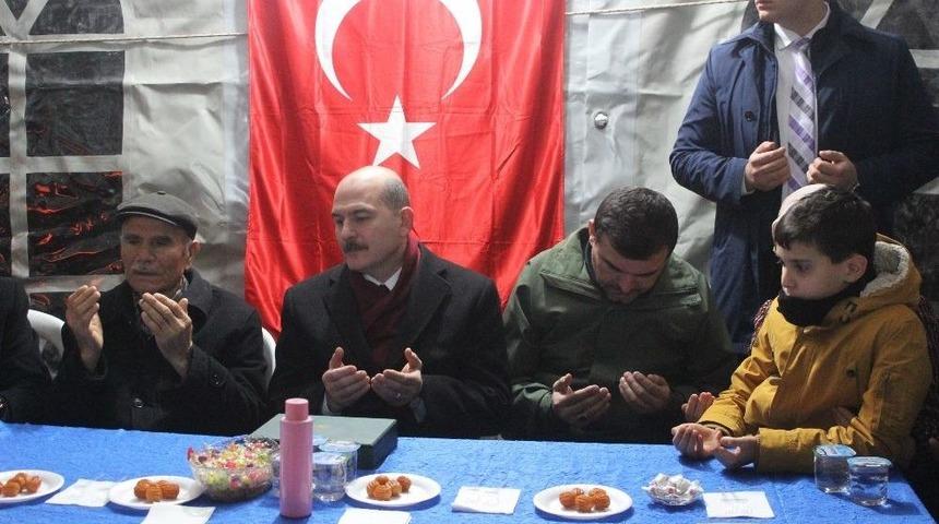 Bakan Soylu, Bitlis Şehidi Hilmi &Ouml;z&rsquo;&uuml;n Baba Evini Ziyaret Etti