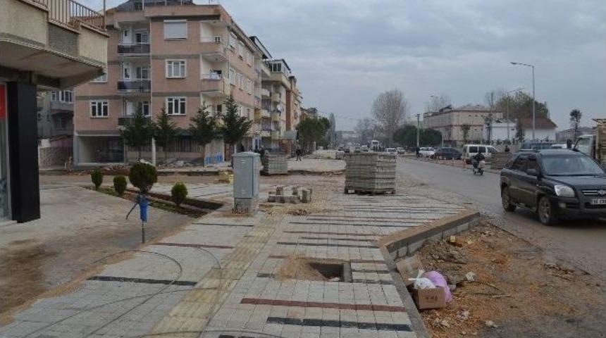 Direk Tepesinde &Ouml;l&uuml;mle Dans