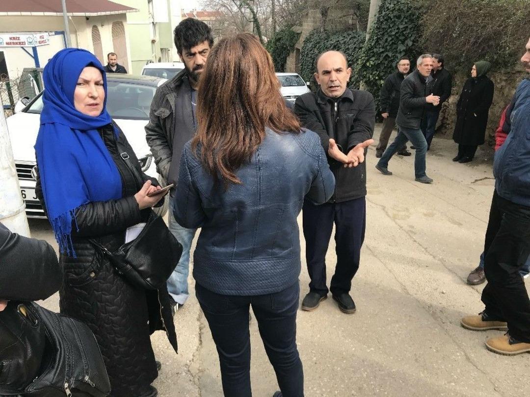 Heyelan B&ouml;lgesindeki Mahalleliden Chp&rsquo;ye Tepki