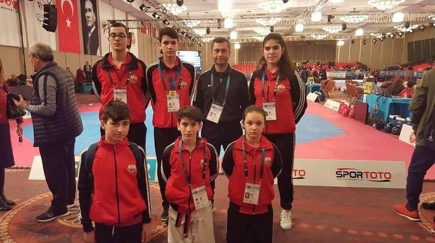 Kuşadası Belediyespor Teakvandocusu Utku Avcı Avrupa Şampiyonu Oldu