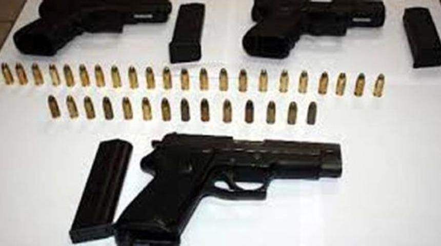 Diyarbakır&rsquo;da Yapılan Aramalarda Silah Ele Ge&ccedil;irildi