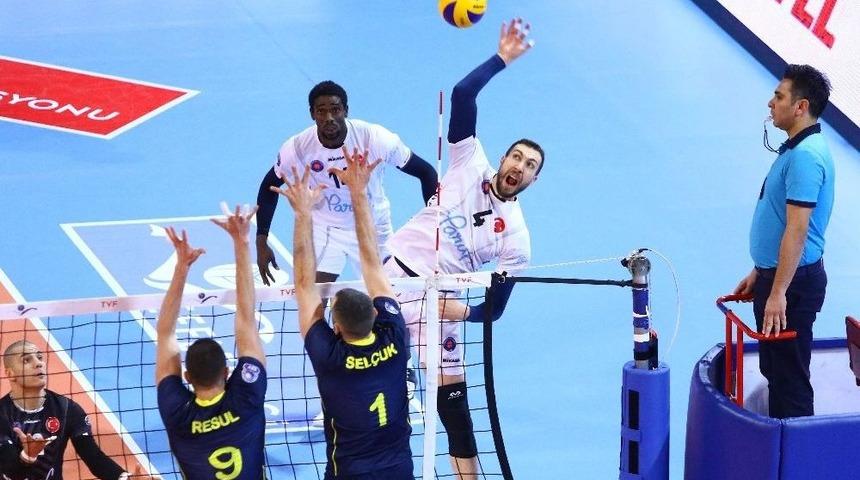 Voleybol Efeler Ligi: Halkbank: 3 - Fenerbah&ccedil;e: 0