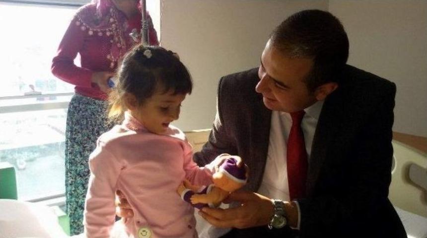 Ak Parti&rsquo;li Gen&ccedil;lerden Hasta Miniklere Anlamlı Ziyaret