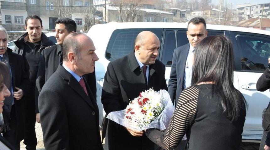 Başbakan Yardımcısı Fikri Işık: