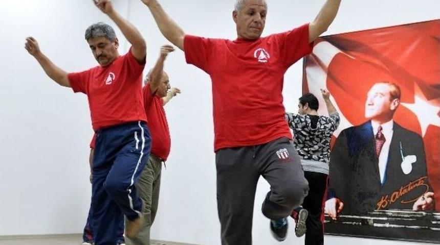 Muratpaşa&rsquo;dan Muhtarlara Halk Oyunları Kursu