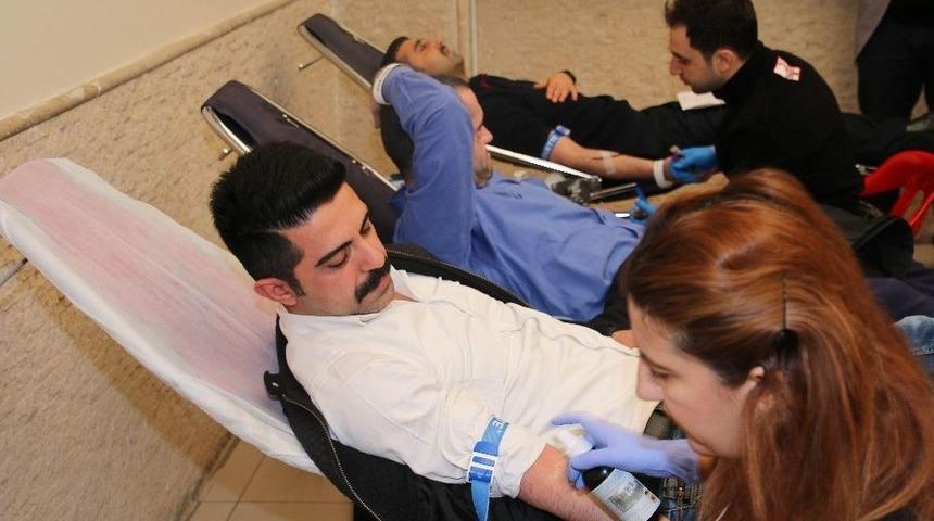 Belediye Personellerinden Afrin&rsquo;deki Askerler İ&ccedil;in Kan Bağışı