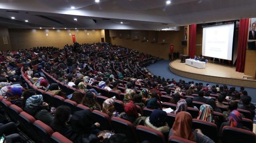 Bing&ouml;l&rsquo;de &lsquo;gen&ccedil;lik Ve Şehir&rsquo; Paneli