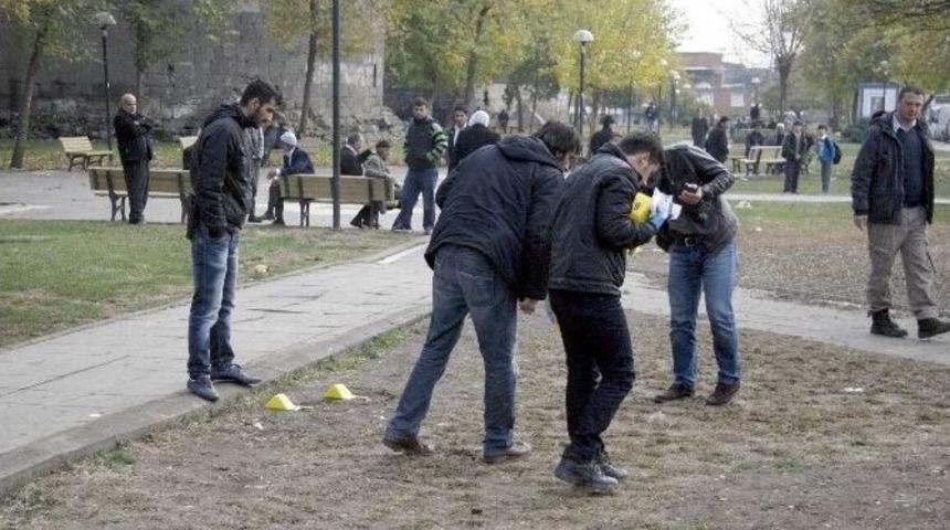 Diyarbakır&rsquo;da Silahlı Kavga: 1 Yaralı