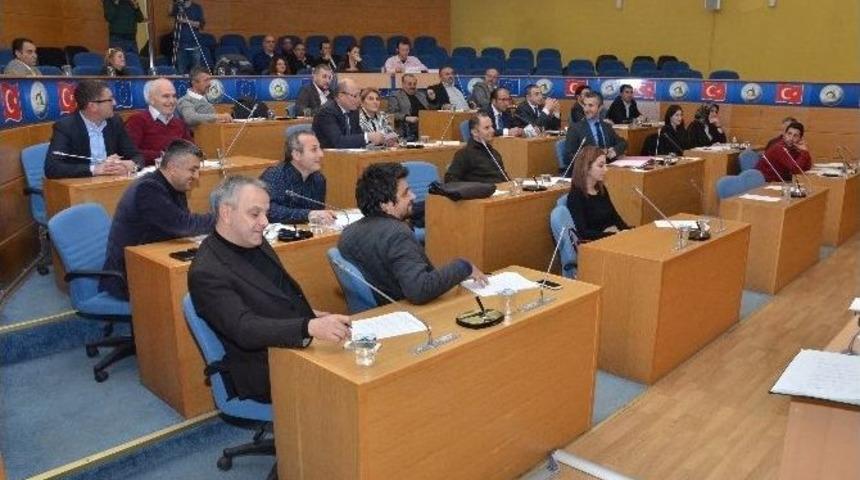 D&uuml;zce Belediye Meclisi 37 G&uuml;ndem Maddesini G&ouml;r&uuml;şt&uuml;