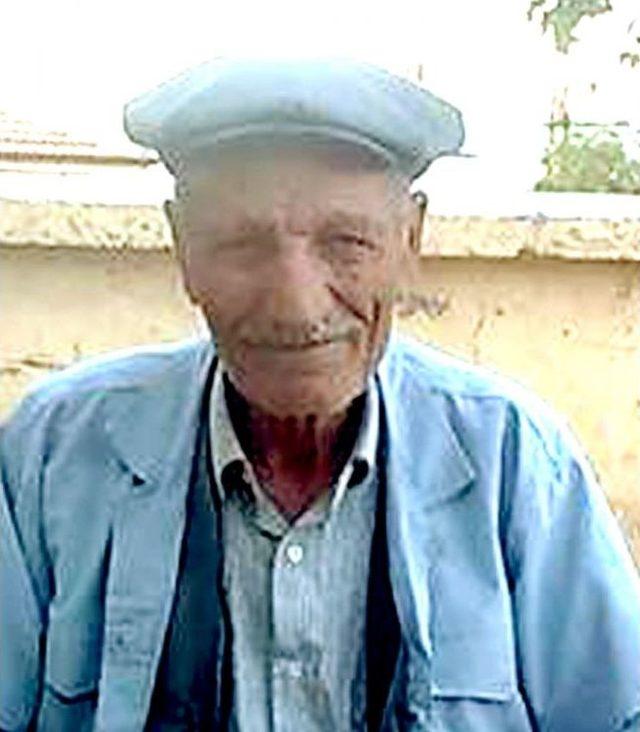 Yoldan &Ccedil;ıkan Otomobil Sarımsak Tarlasına Girdi: 1 &Ouml;l&uuml;, 2 Yaralı 1