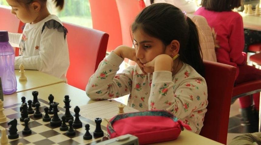 Trabzon&rsquo;da &Ouml;ğrenciler Spora B&uuml;y&uuml;k İlgi G&ouml;steriyor