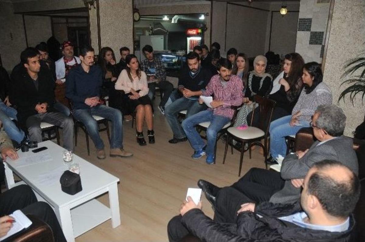 &Uuml;niversite &Ouml;ğrencileri Dertli