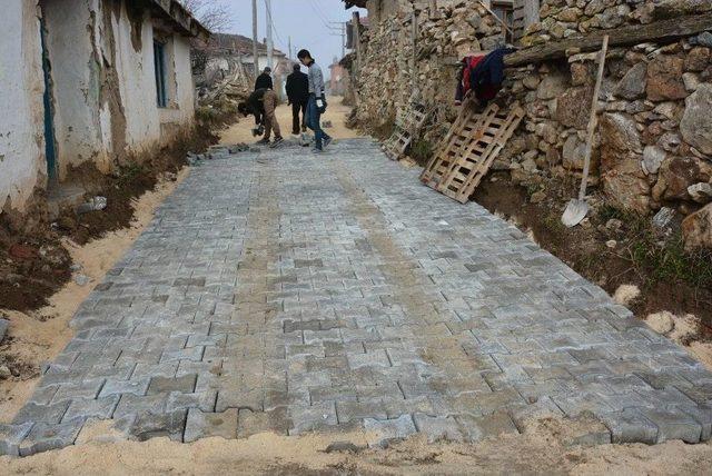 Seyitgazi Belediyesi’nden Mahallelerde Yoğun Çalışma