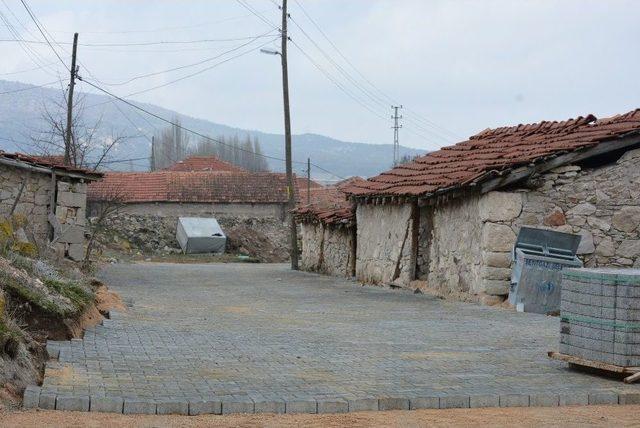 Seyitgazi Belediyesi’nden Mahallelerde Yoğun Çalışma