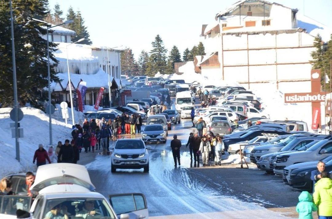 Vatandaşlar Hafta Sonunda Uludağ&rsquo;a Akın Etti