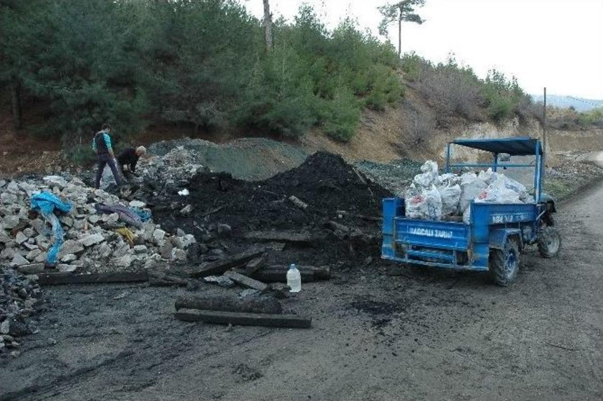 18 İş&ccedil;iye Mezar Olan Maden Sessizliğe B&uuml;r&uuml;nd&uuml;
