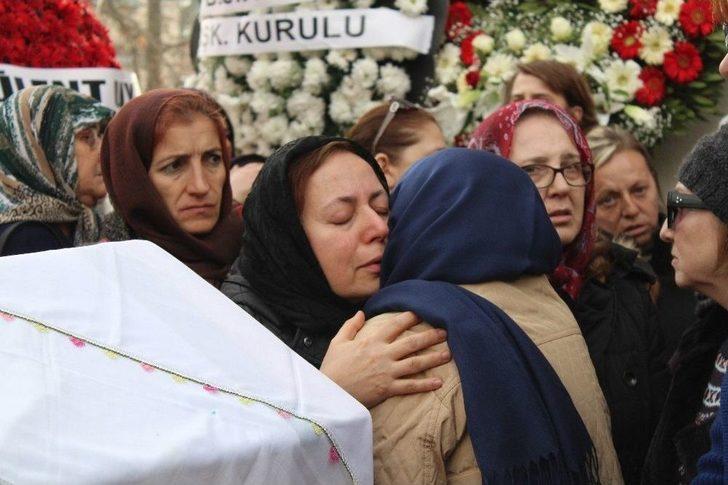 Sakaryaspor Teknik Direktörü Engin Korukır’ın Annesi Kocaeli’de Toprağa Verildi G2