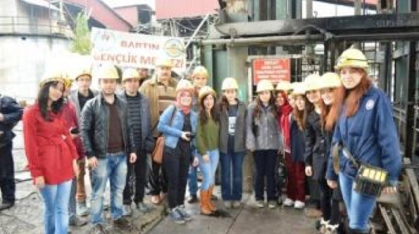 G&ouml;n&uuml;ll&uuml; Gen&ccedil;ler Maden Ocağında