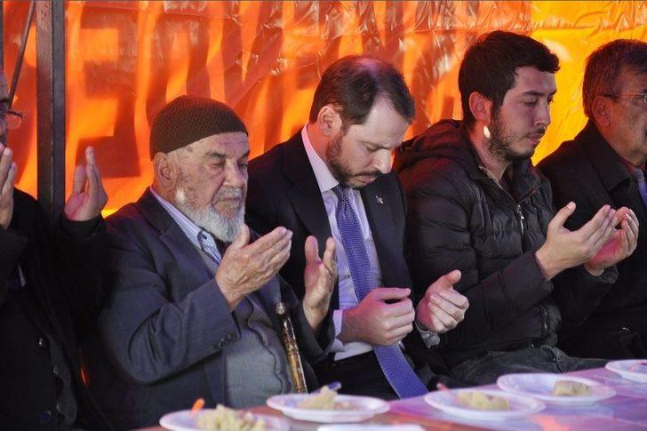 Bakan Albayrak Şehit Selim Vurdal’ın Ailesini Ziyaret Etti G1