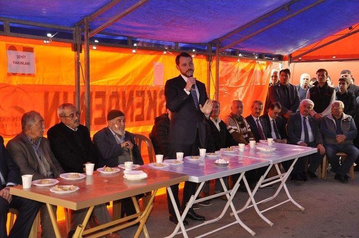 Bakan Albayrak Şehit Selim Vurdal’ın Ailesini Ziyaret Etti G2