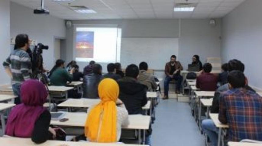 Y&ouml;netmen Haydar Işık, &Uuml;niversitelilerle Bir Araya Geldi.