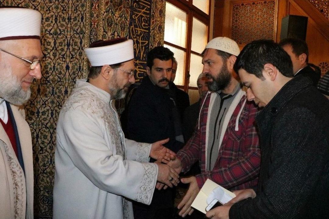 Diyanet İşleri Başkanı Erbaş&rsquo;tan Sabah Namazında Mehmet&ccedil;iğe Zafer Duası