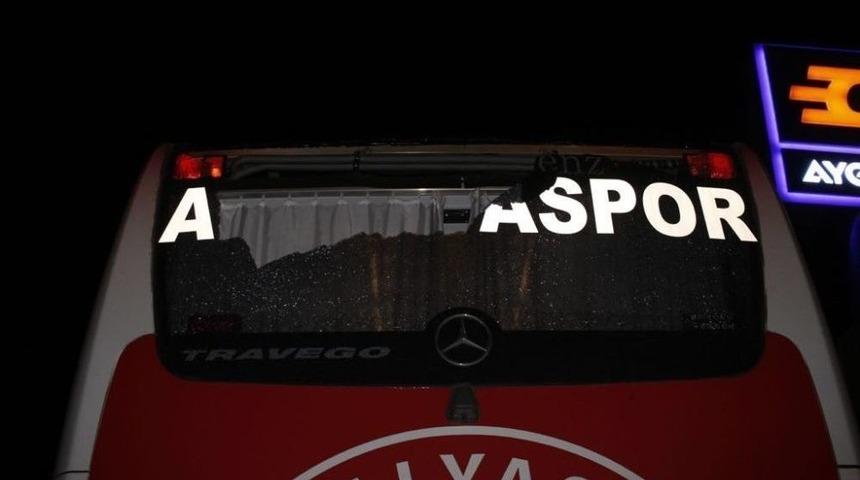 Antalyaspor Takım Otob&uuml;s&uuml;n Taşlayanlar Yakalandı