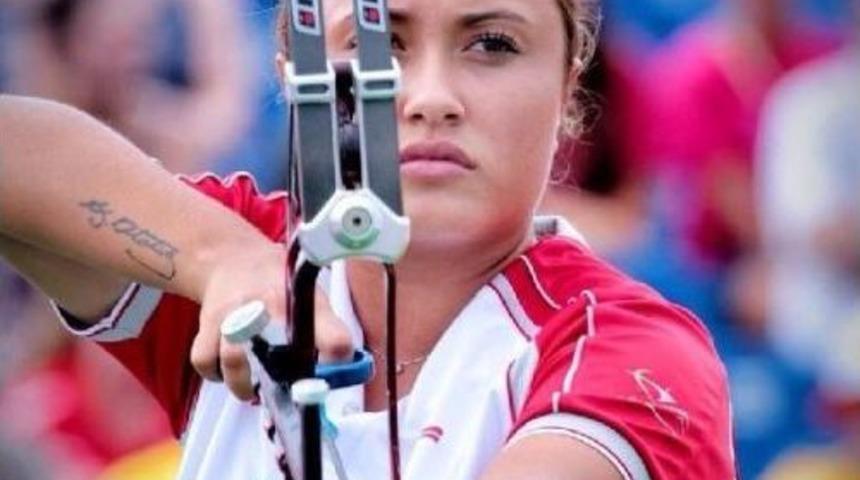 Ecem'e B&uuml;y&uuml;k Onur