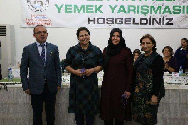 Burhaniye’de En Güzel Zeytinyağlı Yemek Yapmak İçin Yarıştılar