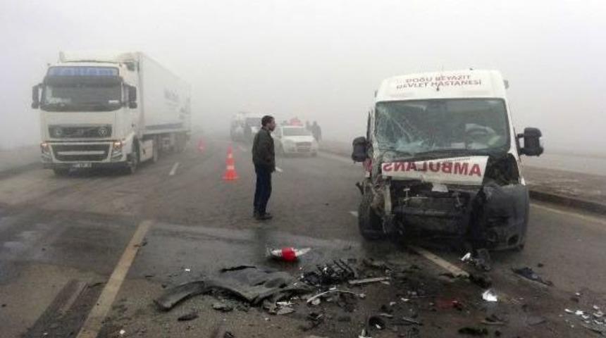 Doğubayazit'ta 2 Ambulans Kaza Yapti: 3 Yarali Var