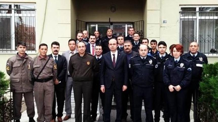 Manyas&rsquo;taki Başarılı Jandarma Ve Polislere Başarı Belgesi