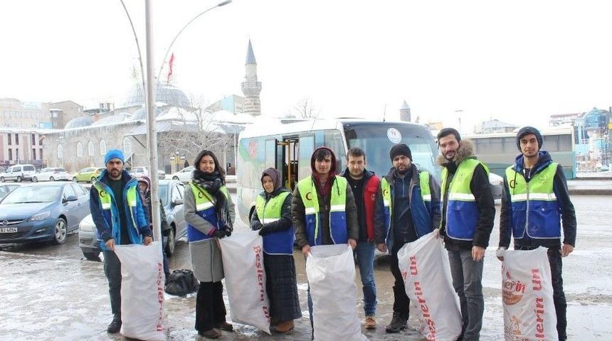 Gen&ccedil;lik Liderleri İle G&ouml;n&uuml;ll&uuml; Gen&ccedil;ler Yaban Hayatı Unutmadılar