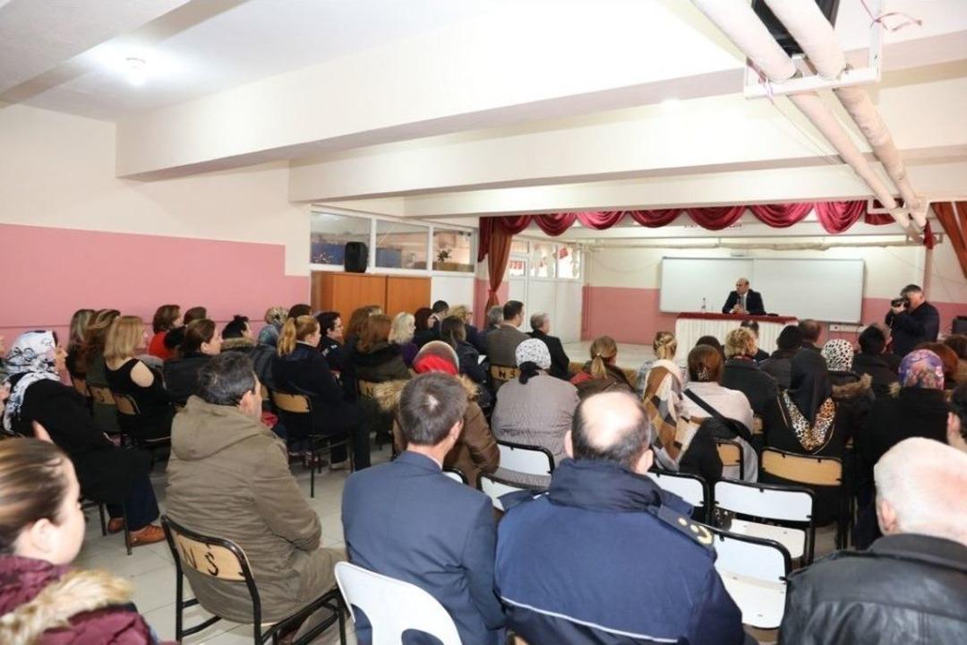 Vali &Ccedil;ift&ccedil;i, Vatandaşların Dertlerini Dinledi