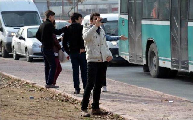 Boşanmak İsteyen Eşine Kizdi, İntihara Kalkişti