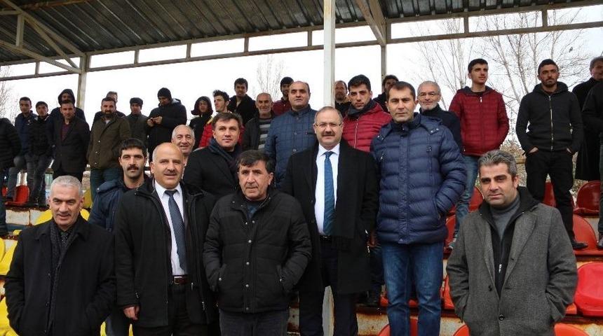 Milletvekili Delig&ouml;z, Amat&ouml;r Futbol Takımların Ma&ccedil;ını İzledi