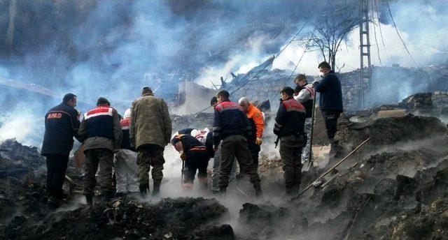 Tosya’da Yangında Hayatını Kaybeden Yaşlı Kadının Kemikleri Enkaz Altında Bulundu