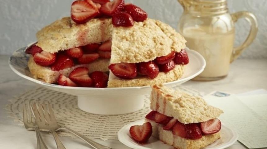 Kokusuyla Baş Döndüren Çileğin Tam da Mevsiminde Yapılacak 11 Enfes Tarif