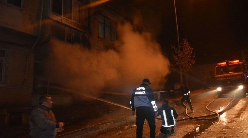 Suşehri&rsquo;nde Depo Yangını Korkuttu