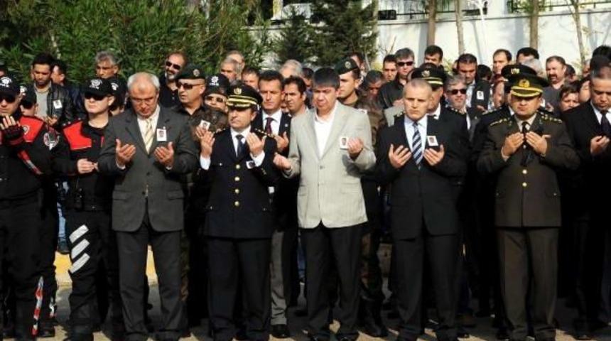 Şehit Polis Memuru G&ouml;zyaşlariyla Uğurlandi