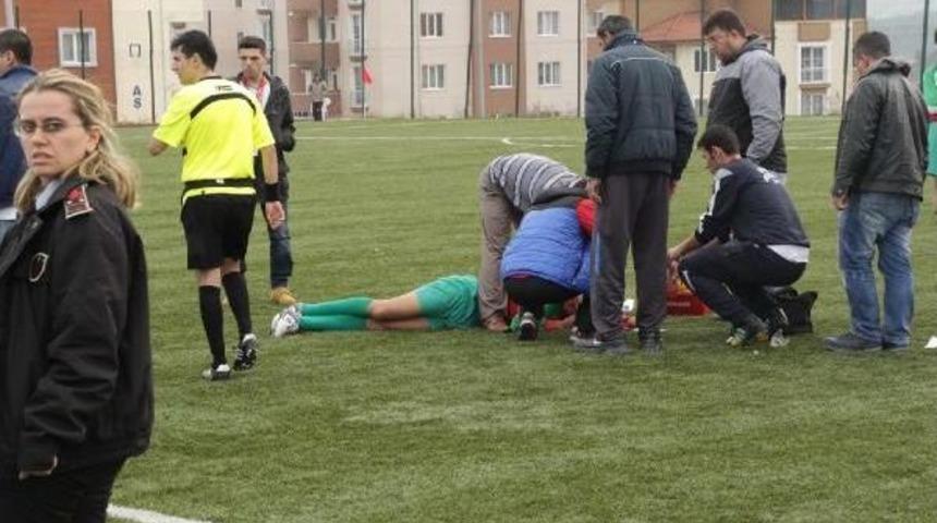 Dili Boğazina Ka&ccedil;an Futbolcu &Ouml;l&uuml;mden D&ouml;nd&uuml;