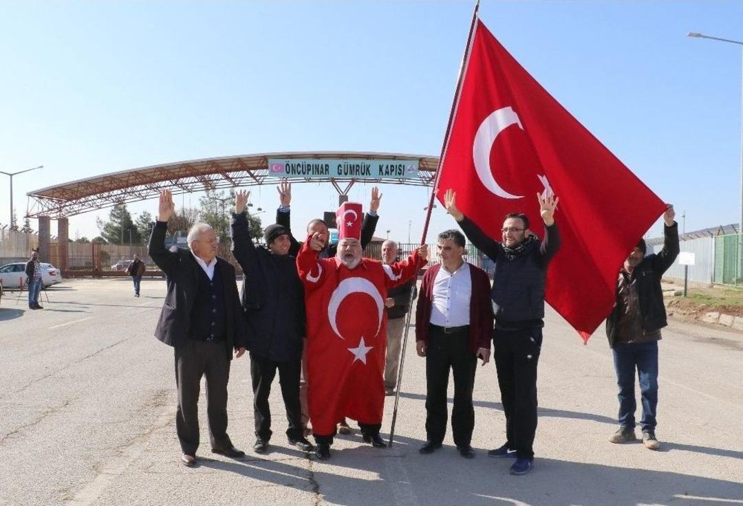 "ışıklı Tosun Paşa" Sınır Kapısında Askere Kavurma İkram Etti