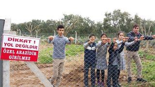Tapulu Arazim Deyip Yolu Kapattı