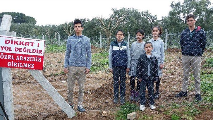 Tapulu Arazim Deyip Yolu Kapattı G3