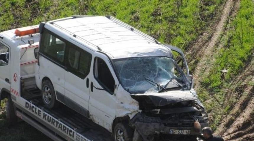 Cizre&rsquo;de Trafik Kazası: 2 &Ouml;l&uuml;, 2 Yaralı