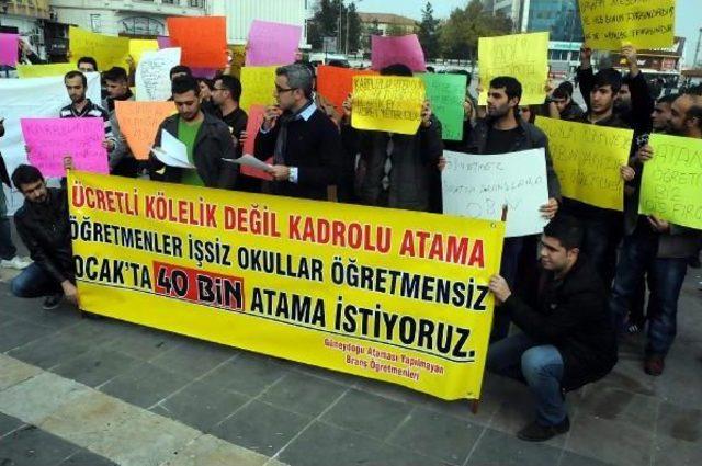 Atanamayan &Ouml;ğretmenlerden Diyarbakir da Protesto 2