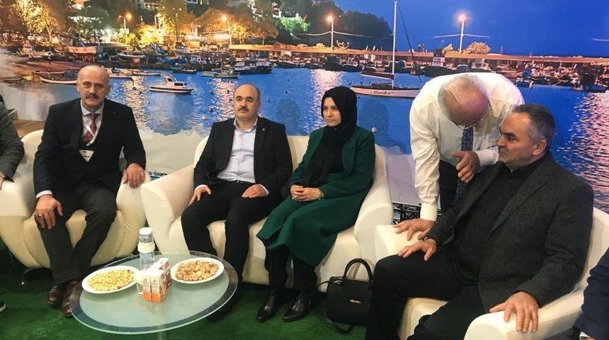 Vali Dağlı Ve Başkan Ay, Ak&ccedil;akoca Standını Ziyaret Etti