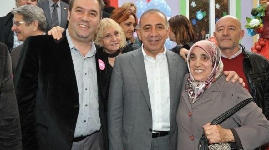 Buca&rsquo;ya İki Pırlanta Merkezi Birden