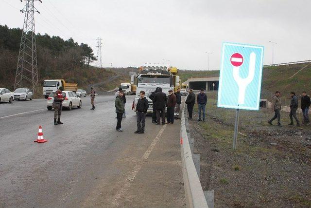 Şarampole Uçan Kamyondan Burnu Kanamadan Çıktı