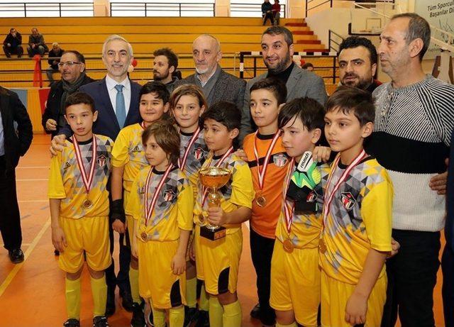 Futsalın Yıldızları Kupalarını Aldı