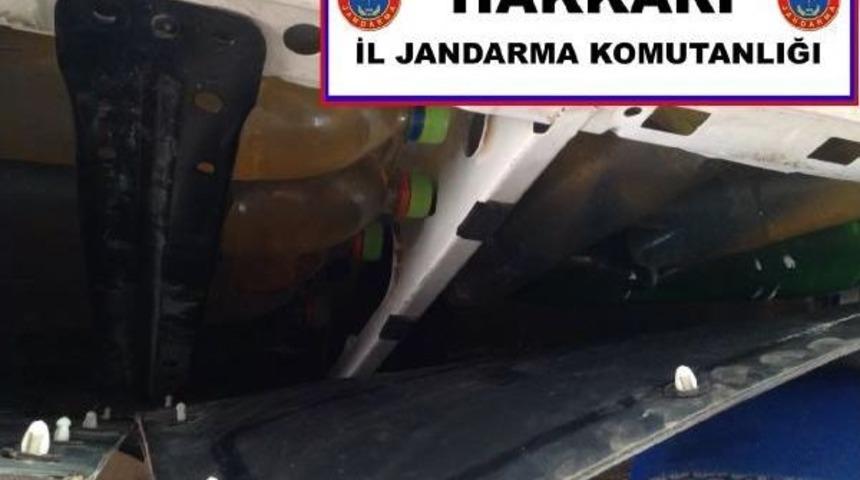 Hakkari'de  Pet Şişeler İ&ccedil;inde 2 Ton  Ka&ccedil;ak Akaryakit Ele Ge&ccedil;irildi